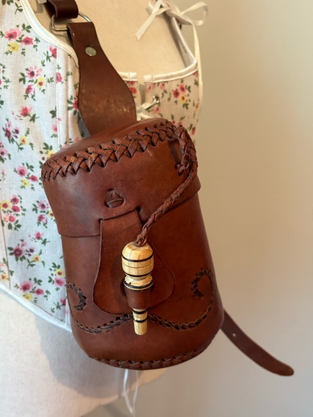 Vintage handcrafted Cowhide Leather Crossbody Bag Boho Tooled  EUC 11” H